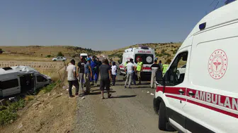 Gercüş yolunda sabah saatlerinde iki araç çarpıştı 11 yaralı