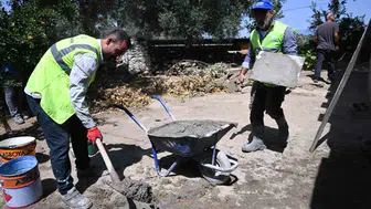 Aydın'da tuvaletsiz evde yaşayan yaşlı kadına belediye eli uzandı