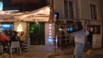 Eskişehir'de sokak ortasında son ses müzik keyfi tepki topladı