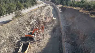 Sarıcakaya yolunda çöken duvar onarıldı