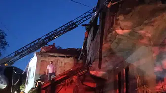 Bartın’da bir ev alevlere teslim oldu