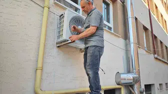 Osmaneli’nde yedi okulun öğretmenler odasına klima takıldı