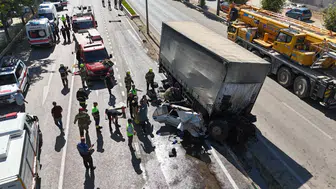 Bursa'da kamyon dehşeti 3 kişi ağır yaralandı