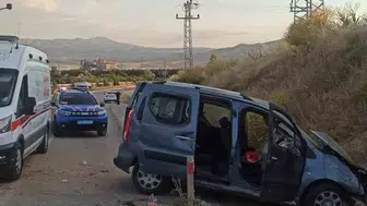 Elazığ Bingöl yolunda kaza 4 kişi hastanelik oldu