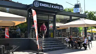 Manisalı emekliler için uygun fiyatlı buluşma durağı açıldı