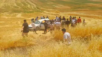 Silvan yolunda otomobil takla attı 5 kişi hastanelik oldu