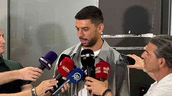 Trabzonspor’un yeni savunmacısı Cenk Özkaçar şehre ayak bastı