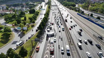 FSM Köprüsü çıkışında servis kazası 21 yaralı var