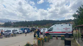 Hazar Gölü'nde batan kayıktaki 7 kişi son anda kurtarıldı