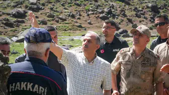 Hakkari dağlarında bir kişi kayboldu ekipler seferber oldu