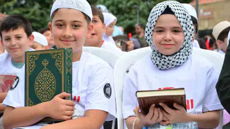 Çorumda çocuklar şehitler için bir dakikada hatim indirdi
