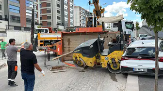 Eskişehir’de yokuş aşağı kontrolden çıkan römork eğitim aracına çarptı