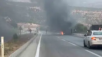 Mersin Mut yolunda iki ayrı araç yangını paniği