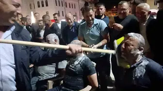 Sivas düğünlerinde damadın yakınlarına inşaat küreği ile şaka cezası
