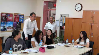Sultanhisar Kaymakamı üniversite yolundaki gençlerin yanına gitti