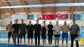Düzce havuzlarında cankurtaranlar acil durum sınavına girdi