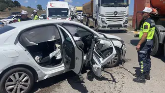 Pendik’te kavşak kazası iki yaralı bıraktı