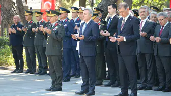 İzmir 15 Temmuz şehitlerini Kadifekale’de andı