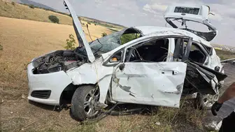 Ankara Elmadağ yolunda otomobil uçuruma yuvarlandı