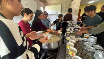 Ardahan Damal’da komşular aşure sofrasında buluştu
