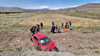 Bayburt yolunda kaza 8 kişi yaralandı