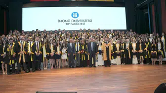 Malatya’nın genç hekimleri beyaz önlükleriyle sahneye çıktı