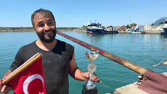 Hopa denizlerinde 100 yıllık gelenek yine kazandı