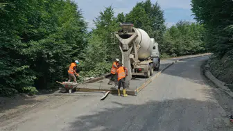 Ordu’da üç ilçeyi birbirine bağlayan yollar betonla güçleniyor