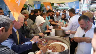Bakan Göktaş Erzincan sokaklarında vatandaşla buluştu