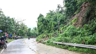Filipinler Bavi Tayfunu ile sarsıldı