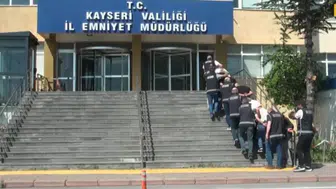 Ehliyet sınavında teknolojik kopya çetesine büyük operasyon