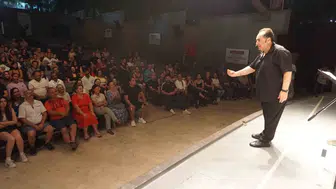 Faruk Sofuoğlu İzmir sahnesinde eski günleri yad etti