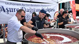 Manisa’da aşure geleneği Perşembe Pazarı’nda yaşatıldı