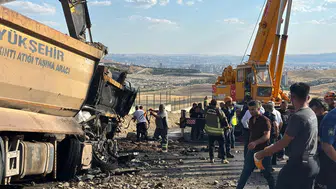 Ankara'da hafriyat kamyonları çarpıştı 2 şoför hayatını kaybetti