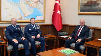 Bakan Güler ABD'li askeri heyetle bir araya geldi