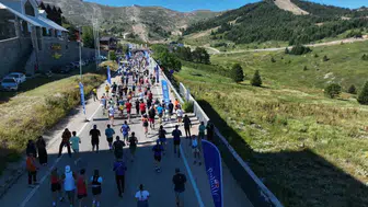 Uludağ zirvelerinde 2 bin 853 kişi aynı anda koştu