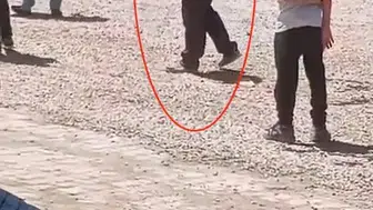 Gaziantep'te düğün yerinde muhtarın silahlı gösterisi tepki çekti