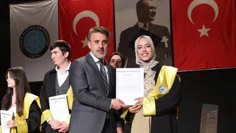 Bursa'nın yeni mimarları mezuniyet heyecanını paylaştı
