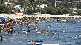 Bodrum sahilinde 38 derecelik sıcak mesai