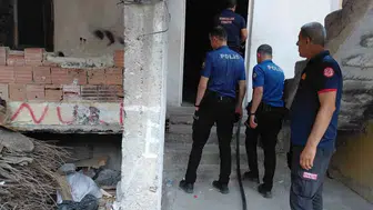 Kurtalan’da boş binayı alevler sardı