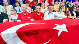 Filenin Sultanları'na siyaset dünyasından kutlama: Özgür Özel'den duygusal mesaj