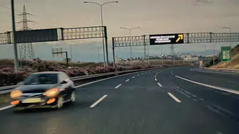 Osman Gazi Köprüsü’nde ters yöne giren araç faciaya davetiye çıkardı