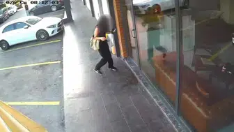 Maltepe'de sokak ortasında sağlık ekiplerine saldırı