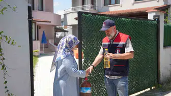 Düzce Belediyesi atık yağ getirene mutfak yağı veriyor