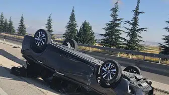 Afyonkarahisar yolunda otomobil devrildi 8 kişi hastanelik oldu
