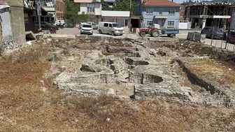 İznik’teki Roma hamamı çöplüğe döndü