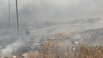 Diyarbakırda kontrolden çıkan ateş 400 dönümlük alanı küle çevirdi