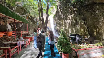 Şemdinli Nehri Şelalesi kavurucu sıcaklarda nefes aldırıyor