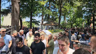 Motosiklet kazasında hayatını kaybeden genç çift toprağa verildi