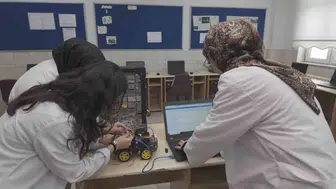 Niğdeli öğrenciler okulda hem okuyor hem kazanıyor